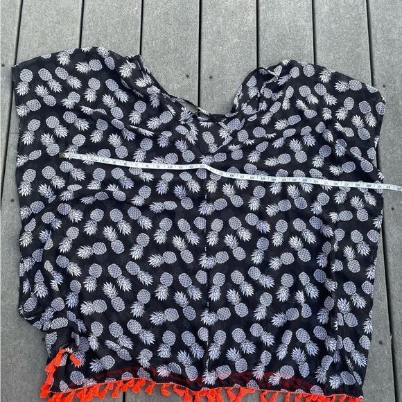 Women’s No Boundaries Black Coverup W/white Pineapples One size Fits Most - Picture 7 of 7